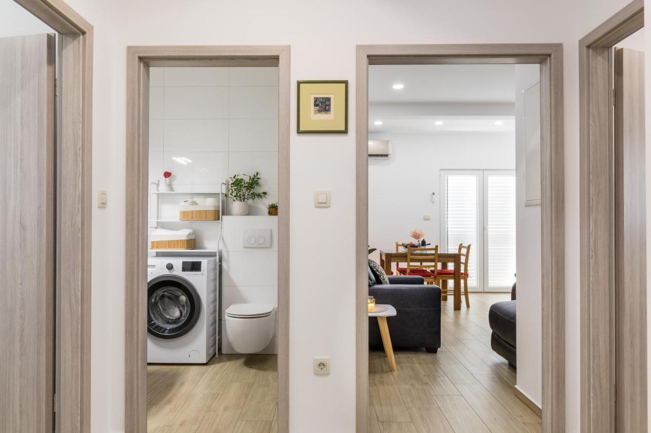 Luxurious Apartments Bona Fide Mimice Exterior photo